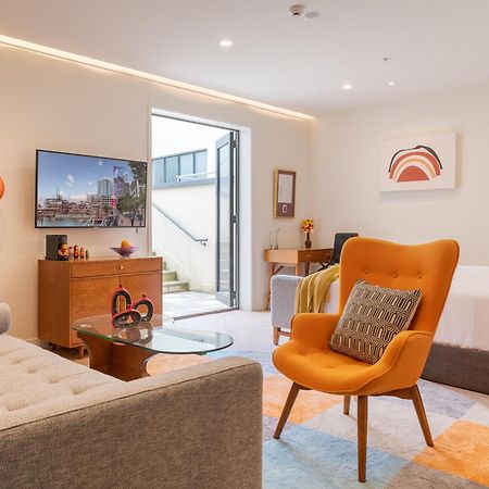 Ohtel Auckland 호텔 외부 사진 The interior of a typical apartment