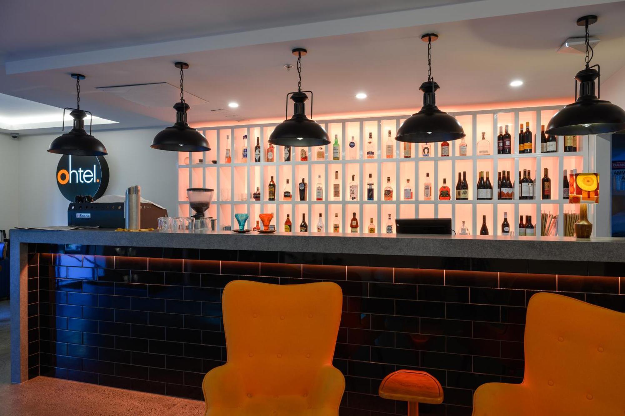 Ohtel Auckland 호텔 외부 사진 The bar at the hotel